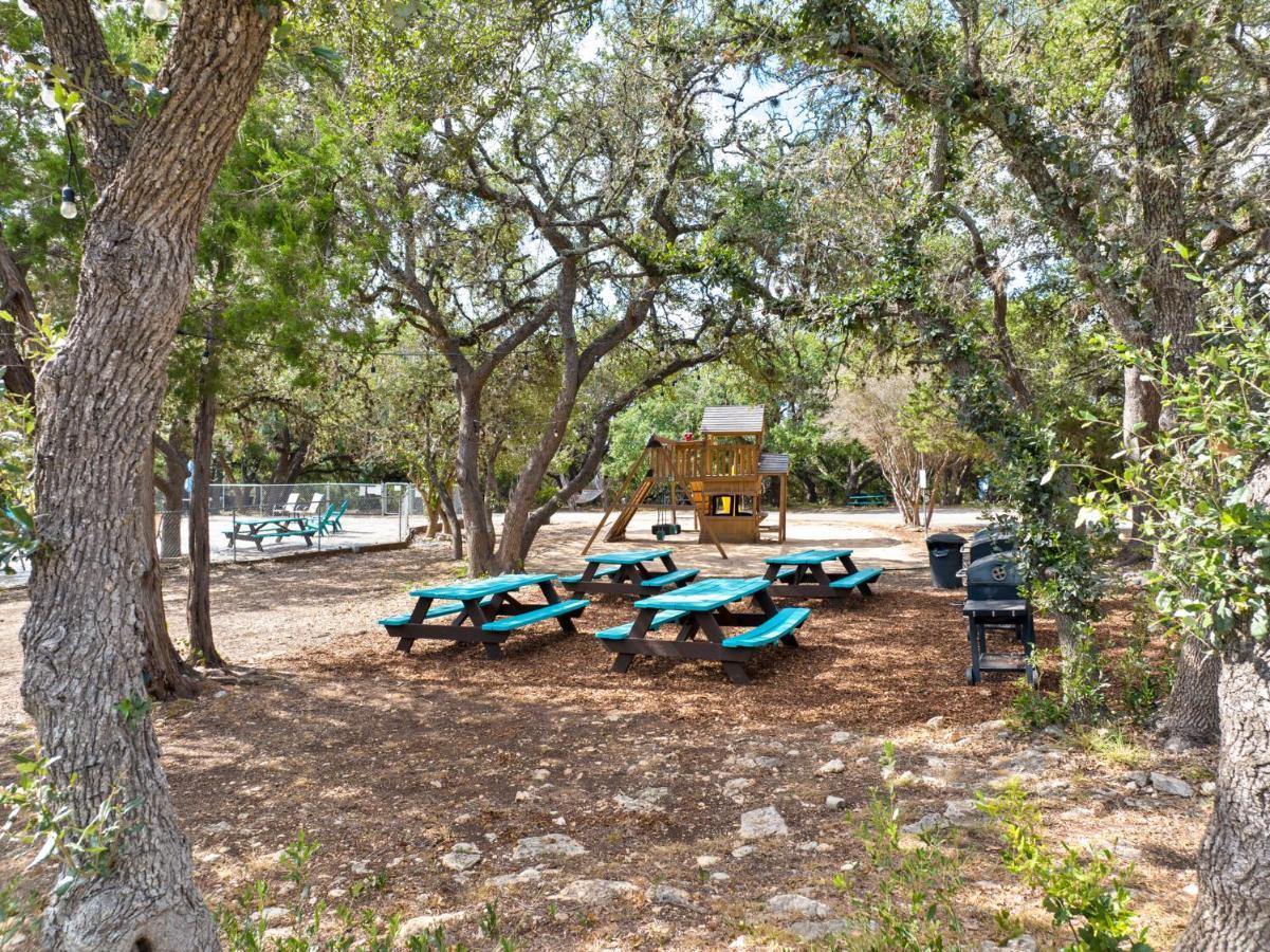 The Claire Hotel Canyon Lake Exterior photo