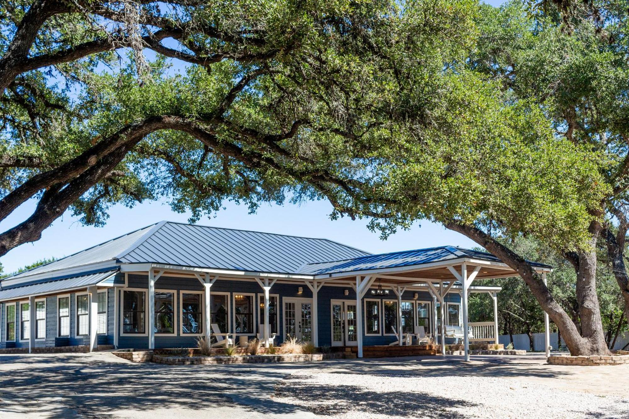 The Claire Hotel Canyon Lake Exterior photo